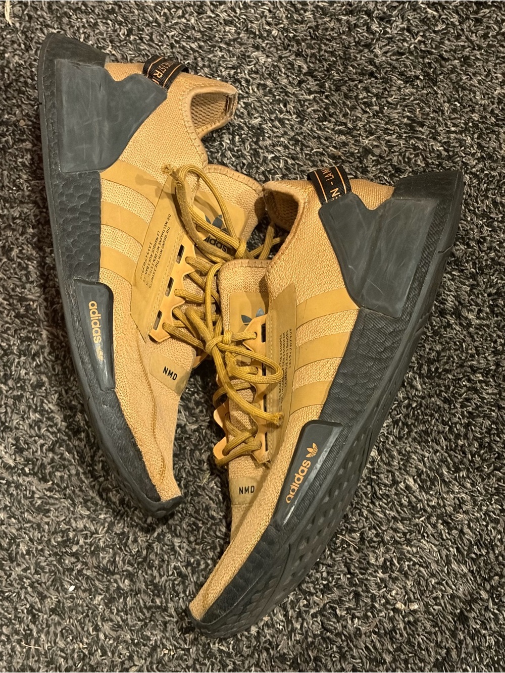 Adidas NMD R1 V2 “Cardboard” FY6861 Casual Lifestyle Running Sneaker Shoe 10.5